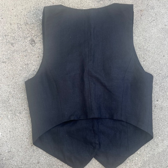 Aritzia 100 linen vest NWOT size 0 black pacino deniro top sleeveless summer xs - Picture 4 of 11